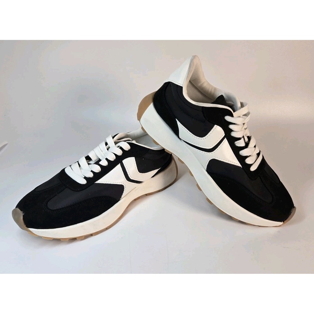 Steve Madden Women's‎ Athletic Jogger Sneaker Size 8 Black/White